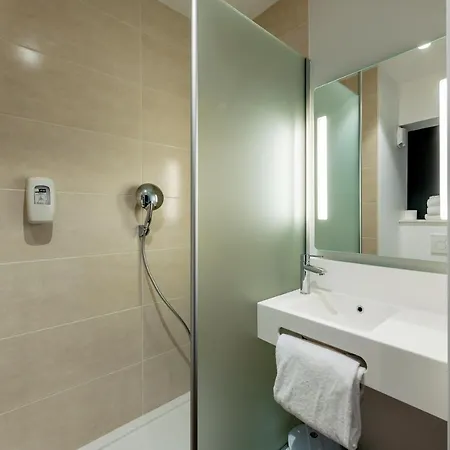 B&B Hotel Ouistreham Отель