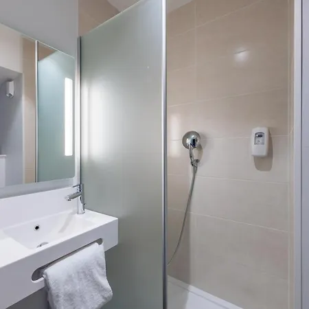 B&B Hôtel Ouistreham Hotel 2*