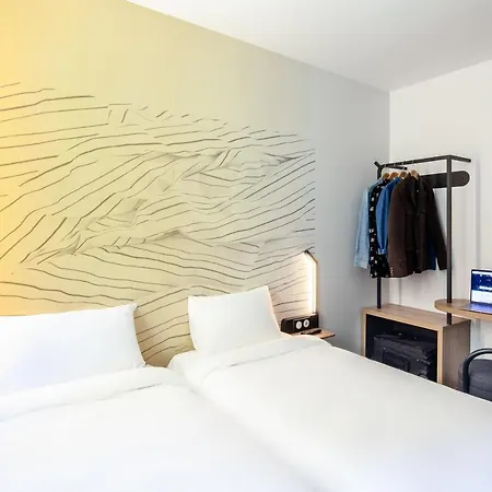 Отель B&B Hotel Ouistreham 2*