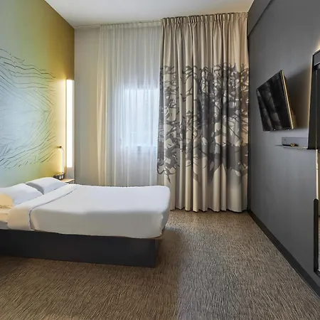 Отель B&B Hotel Ouistreham Уистреам