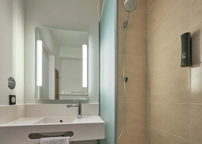 Hotel B&B Hotel Ouistreham 2*